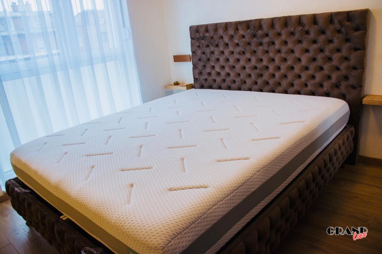 Grand Lux Apartment Doboj Bagian luar foto