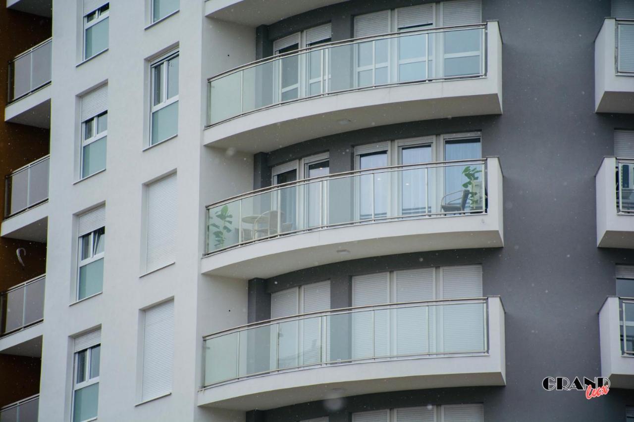 Grand Lux Apartment Doboj Bagian luar foto